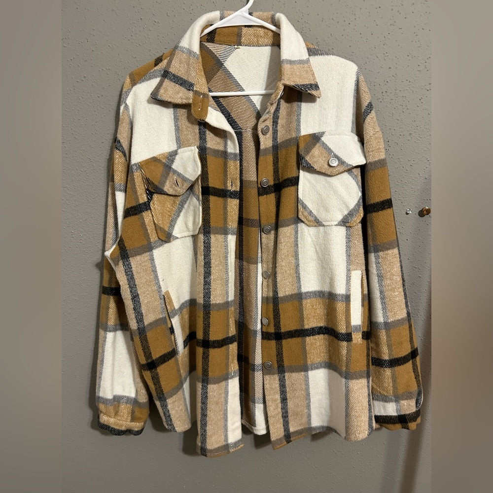 Plaid Button-Up Shirt Jacket. Size XL.